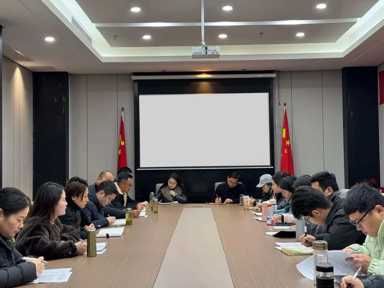 四维发力筑牢安全防线，全力护航师生健康成长｜我校召开校园安全工作专题会议